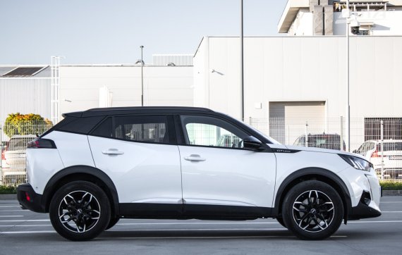 Peugeot 2008 1.5 BlueHDi GT-Line EAT8 2020 / AJ NA SPLÁTKY / PROTIÚČET 2020 bílá