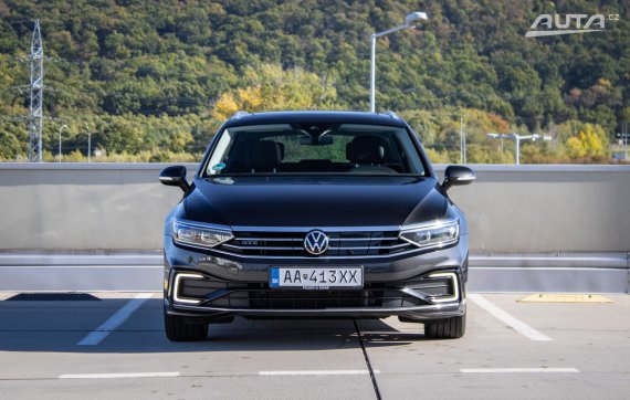 Volkswagen Passat Variant 1.4 TSI GTE PHEV, 115 kW, A6, 5d. / AJ NA SPLÁTKY / PROTIÚČET / 2021 šedá