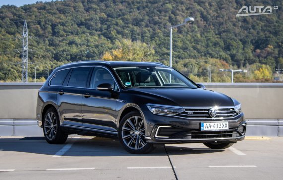 Volkswagen Passat Variant 1.4 TSI GTE PHEV, 115 kW, A6, 5d. / AJ NA SPLÁTKY / PROTIÚČET / 2021 šedá