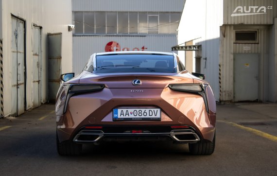 Lexus LC 500 Bespoke Build 2023 hnědá
