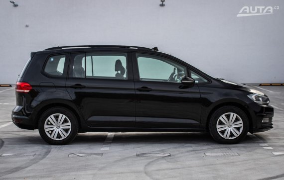 Volkswagen Touran 1.6 TDI SCR 115k, 85 kW, M6, 7 miest  / AJ NA SPLÁTKY / PROTIÚČET / 2018 černá
