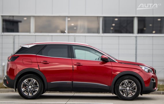 Peugeot 3008 1.2 PureTech Active 96kW AT/6 2018 / AJ NA SPLÁTKY / PROTIÚČET 2018 červená