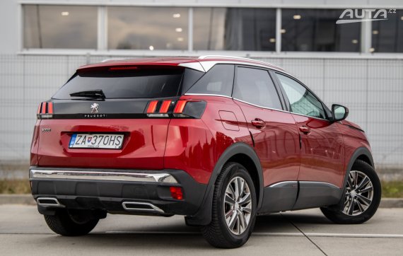 Peugeot 3008 1.2 PureTech Active 96kW AT/6 2018 / AJ NA SPLÁTKY / PROTIÚČET 2018 červená