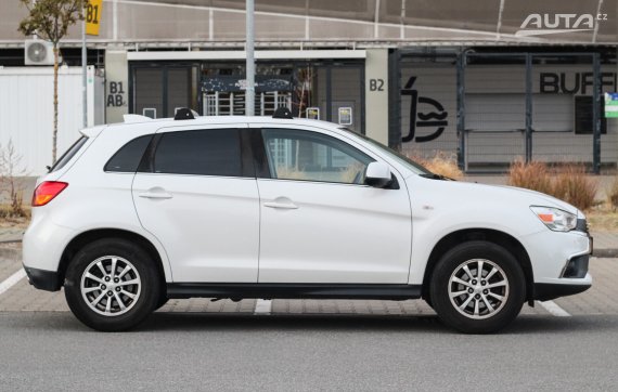 Mitsubishi ASX 1.6 MIVEC, 86kW (2017) / AJ NA SPLÁTKY / PROTIÚČET / 2017 bílá