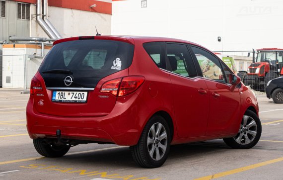 Opel Meriva 1.4 Turbo A/T, 88kW (2016) 2016 červená