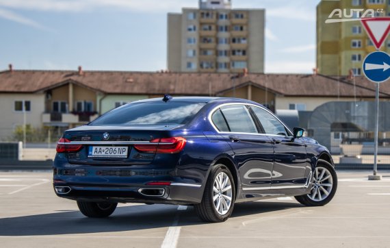 BMW Rad 7 740Ld Pure Excellence LWB xDrive 235kW AT/8 2016 / AJ NA SPLÁTKY / PROTIÚČET 2016 modrá