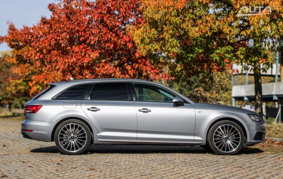 Audi A4 Avant 3.0 TDI Quattro 160kW AT/7 2018 / AJ NA SPLÁTKY / PROTIÚČET 2018 stříbrná metalíza