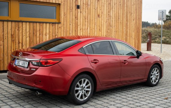 Mazda 6 2.2 Skyactiv-D A/T, 110kW (2015) 2015 červená