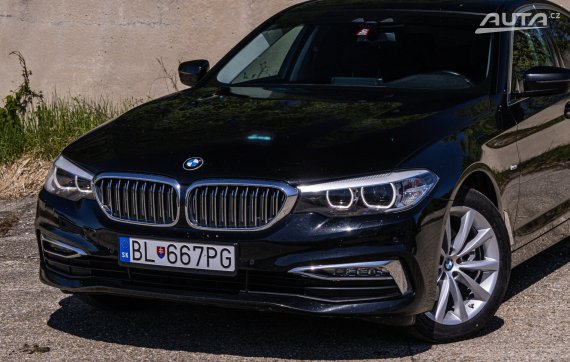 BMW Rad 5 520d xDrive A/T Luxury Line 2017 černá