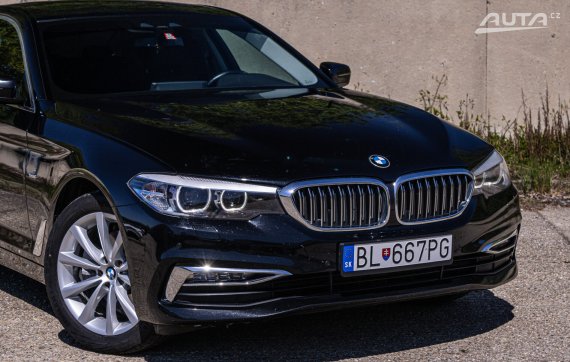 BMW Rad 5 520d xDrive A/T Luxury Line 2017 černá
