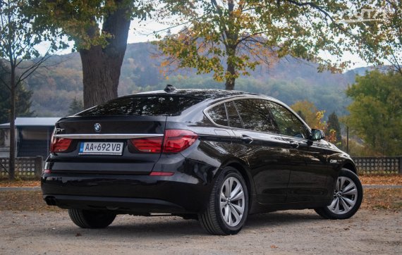 BMW Rad 5 GT 530d xDrive Gran Turismo, 180 kW, A8, 5d. / AJ NA SPLÁTKY / PROTIÚČET / 2012 černá