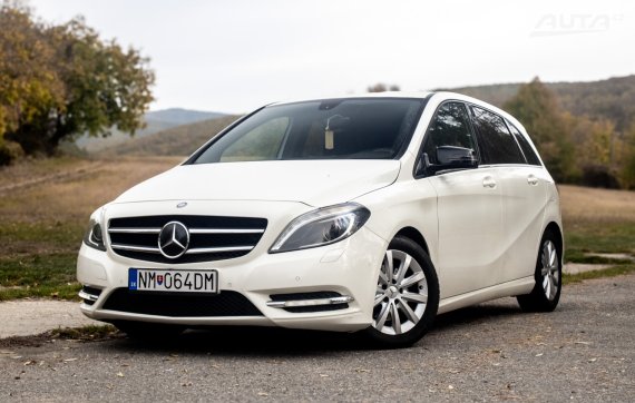 Mercedes-Benz B trieda 180 MT/6 90kW 2013 / AJ NA SPLÁTKY / PROTIÚČET 2013 - hlavní pohled