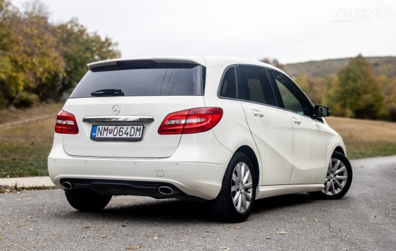 Mercedes-Benz B trieda 180 MT/6 90kW 2013 / AJ NA SPLÁTKY / PROTIÚČET 2013 bílá