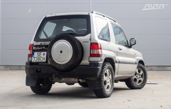 Mitsubishi Pajero Pinin 2.0 GDI, 95kW (2001) / AJ NA SPLÁTKY / PROTIÚČET / 2001 stříbrná metalíza