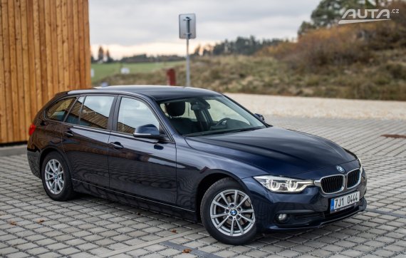 BMW 318d  RWD 110kW 2017 2017 modrá
