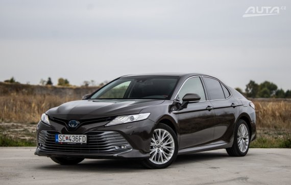 Toyota Camry 131kW CVT/1 2019 / AJ NA SPLÁTKY / PROTIÚČET 2019 - hlavní pohled