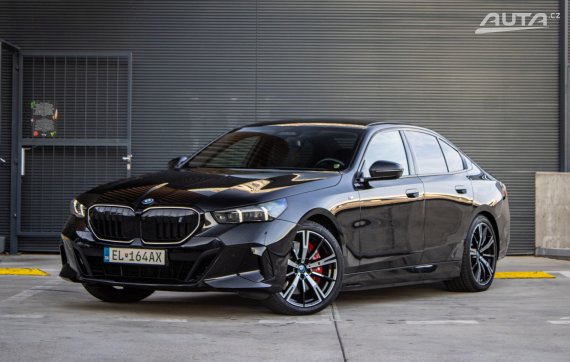 BMW i5 eDrive40 M Sport, 250kW, 5d. / AJ NA SPLÁTKY / PROTIÚČET / 2025 - hlavní pohled