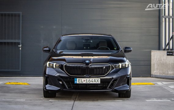 BMW i5 eDrive40 M Sport, 250kW, 5d. / AJ NA SPLÁTKY / PROTIÚČET / 2025 černá