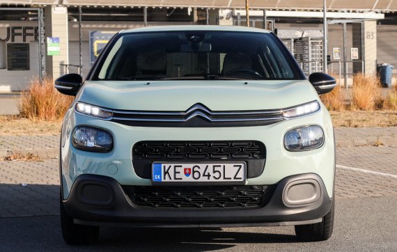 Citroën C3 1.2 Puretech, 61kW (2018) / AJ NA SPLÁTKY / PROTIÚČET / 2018 zelená