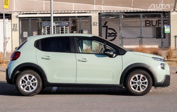 Citroën C3 1.2 Puretech, 61kW (2018) / AJ NA SPLÁTKY / PROTIÚČET / 2018 zelená