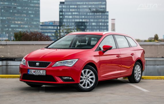 Seat Leon ST 1.4 TSI 92kW MT/6 2015 / AJ NA SPLÁTKY / PROTIÚČET 2015 - hlavní pohled