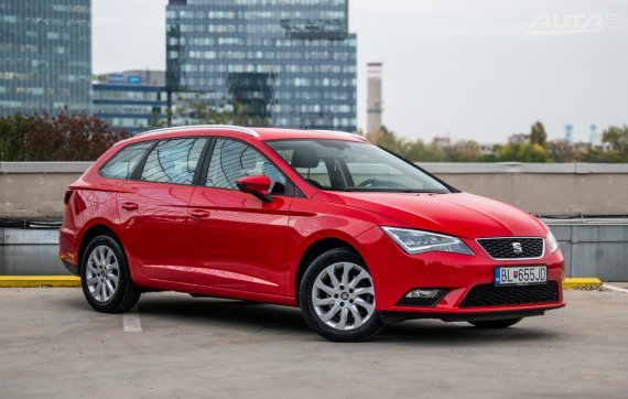 Seat Leon ST 1.4 TSI 92kW MT/6 2015 / AJ NA SPLÁTKY / PROTIÚČET 2015 červená