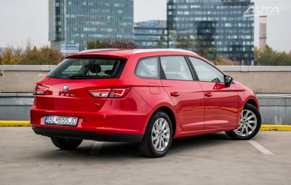 Seat Leon ST 1.4 TSI 92kW MT/6 2015 / AJ NA SPLÁTKY / PROTIÚČET 2015 červená