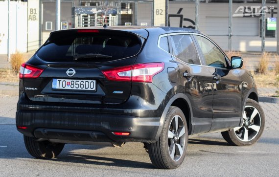 Nissan Qashqai 1.5 dCi, 81kW (2015) / AJ NA SPLÁTKY / PROTIÚČET / 2015 černá