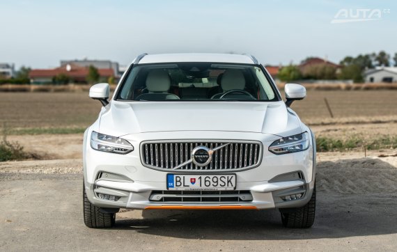 Volvo V90 T5 Cross Country Ocean Race 184kW AT/8 2018 AWD / AJ NA SPLÁTKY / PROTIÚČET 2018 bílá