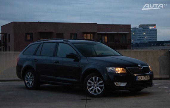 Škoda Octavia Combi 1.6 TDI CR DPF 4x4 Ambiente, 77kW, M6 / AJ NA SPLÁTKY / PROTIÚČET / 2013 černá