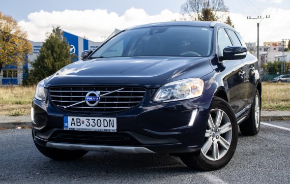 Volvo XC60 T6 Drive-E Geartronic AWD, 225kW (2016) / AJ NA SPLÁTKY / PROTIÚČET / 2016 modrá