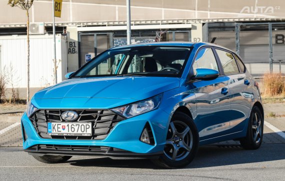 Hyundai i20 1.2, 62kW (2022) / AJ NA SPLÁTKY / PROTIÚČET / 2022 - hlavní pohled