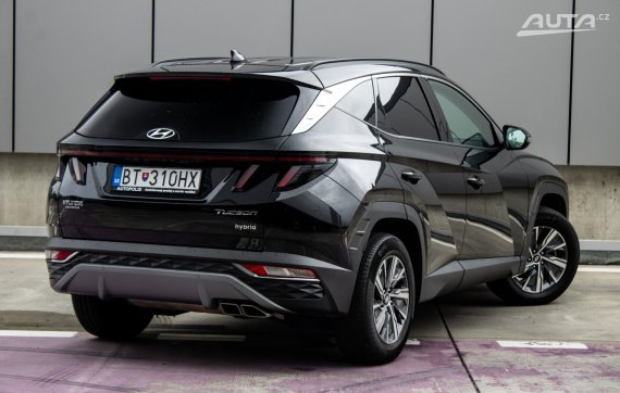 Hyundai Tucson 1.6 T-GDi HEV 132kW AT/6 2023 / AJ NA SPLÁTKY / PROTIÚČET 2023 černá