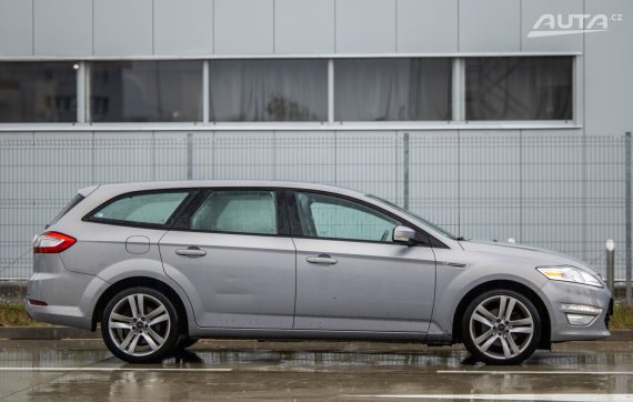 Ford Mondeo Combi 2.0 TDCi MT/6 103kW 2012 / AJ NA SPLÁTKY / PROTIÚČET 2012 šedá
