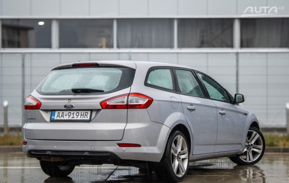 Ford Mondeo Combi 2.0 TDCi MT/6 103kW 2012 / AJ NA SPLÁTKY / PROTIÚČET 2012 šedá