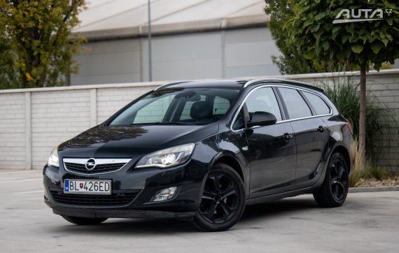 Opel Astra Sport Tourer 2.0 MT/6 121kW 2011 / AJ NA SPLÁTKY / PROTIÚČET 2011 - hlavní pohled