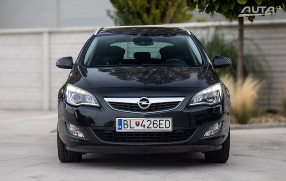 Opel Astra Sport Tourer 2.0 MT/6 121kW 2011 / AJ NA SPLÁTKY / PROTIÚČET 2011 černá