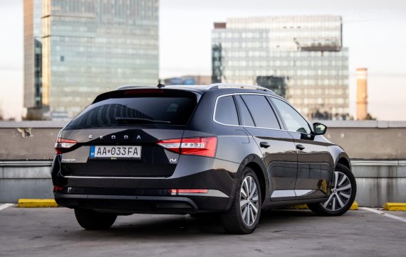Škoda Superb Combi 1.4 TSI PHEV AT/6 115kW 2020 / AJ NA SPLÁTKY / PROTIÚČET 2020 černá