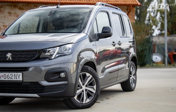 Peugeot Rifter 1.5 BlueHDi 130 GT Line, 96kW, M6, 5d. / AJ NA SPLÁTKY / PROTIÚČET / 2018 šedá