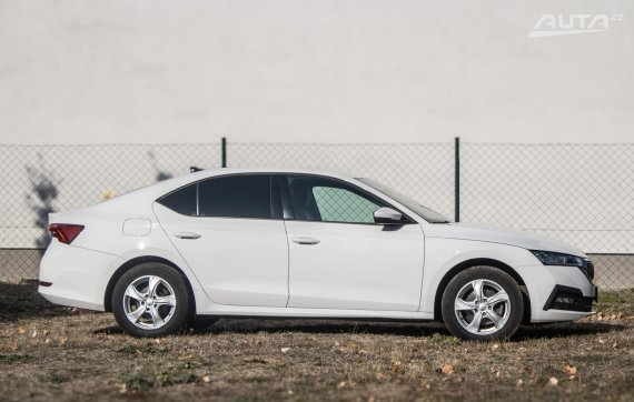 Škoda Octavia 2.0 TDI SCR 85kW MT/6 2021 / AJ NA SPLÁTKY / PROTIÚČET 2021 bílá