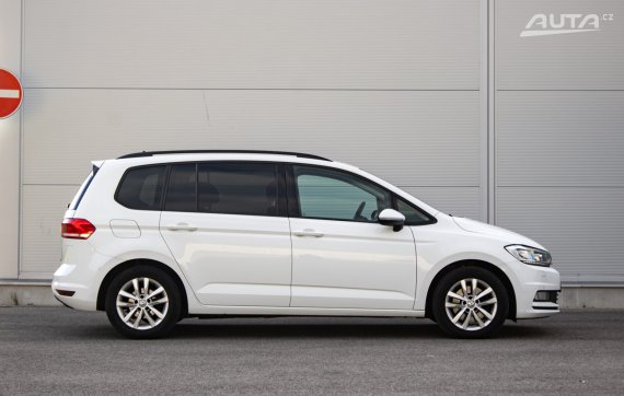 Volkswagen Touran 2.0 TDI SCR BMT DSG EU6, 110kW, A6 / AJ NA SPLÁTKY / PROTIÚČET / 2016 bílá