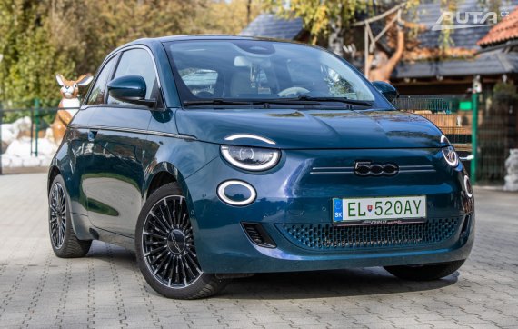 Fiat 500e la Prima 87kW 2022 / AJ NA SPLÁTKY / PRTIÚČET 2022 zelená