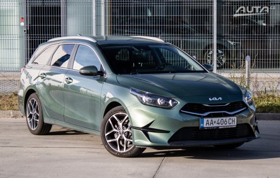 Kia Ceed SW 1.5 T-GDi Platinum A/T, 118kW (2023) / AJ NA SPLÁTKY / PROTIÚČET / 2023 zelená