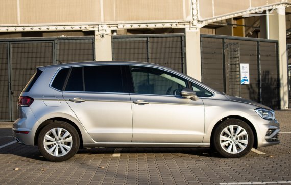 Volkswagen Golf Sportsvan 1.6 TDI DSG, 85kW (2018) / AJ NA SPLÁTKY / PROTIÚČET / 2018 stříbrná metalíza