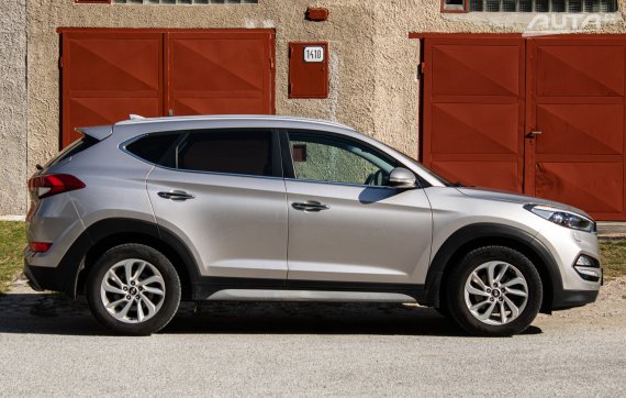 Hyundai Tucson 2.0 CRDi 4x4, 100kW (2018) / AJ NA SPLÁTKY / PROTIÚČET / 2018 stříbrná metalíza