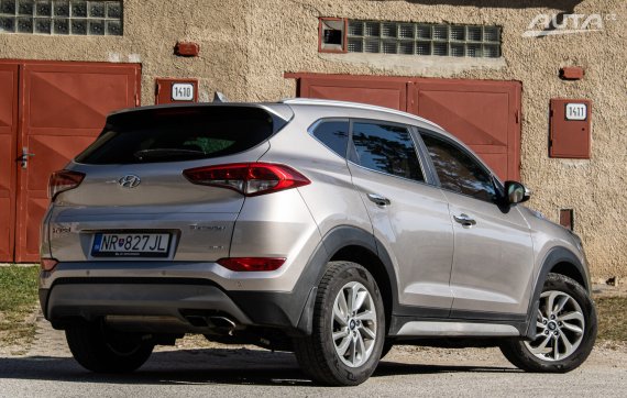 Hyundai Tucson 2.0 CRDi 4x4, 100kW (2018) / AJ NA SPLÁTKY / PROTIÚČET / 2018 stříbrná metalíza