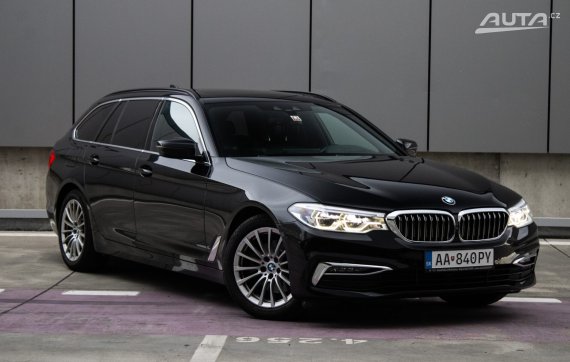BMW Rad 5 Touring 520d xDrive Luxury Line 140kW AT/8 2019 / AJ NA SPLÁTKY / PROTIÚČET 2019 černá