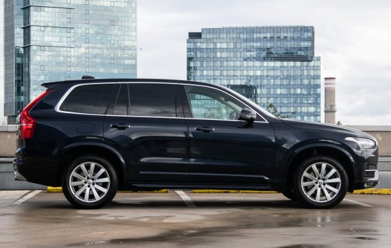 Volvo XC90 D5 Drive-E Momentum AWD A/T, 165kW (2015) / AJ NA SPLÁTKY / PROTIÚČET / 2015 modrá