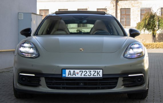 Porsche Panamera 4 E-Hybrid Executive Sport Chrono 4x4 A/T, 243kW, A8 / AJ NA SPLÁTKY / PROTIÚČET / 2018 zelená