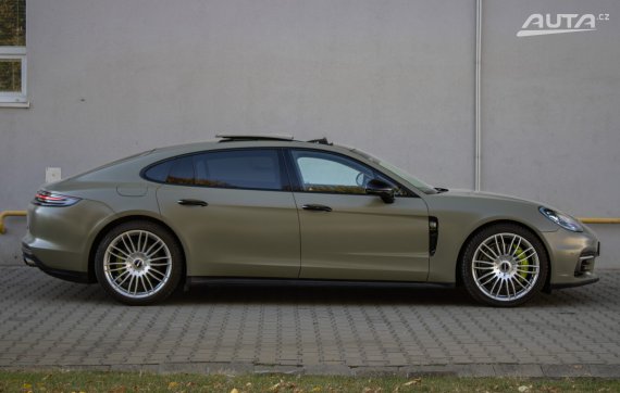 Porsche Panamera 4 E-Hybrid Executive Sport Chrono 4x4 A/T, 243kW, A8 / AJ NA SPLÁTKY / PROTIÚČET / 2018 zelená